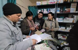 अवैध तरीके से चल रहे तीन क्लीनिक को किया सील मिलावट खोर के सैंपल जांच को भेजे