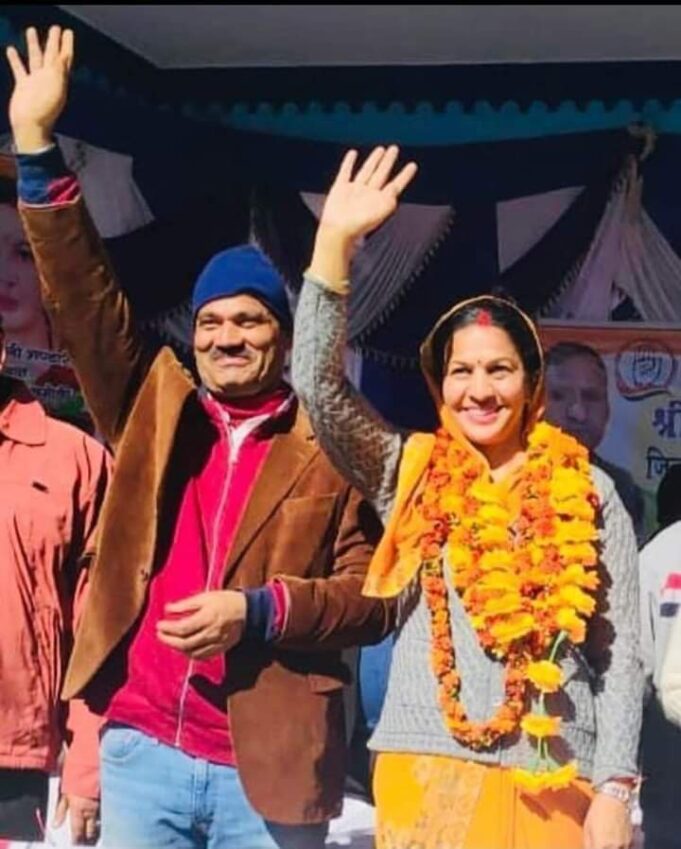 सरकार द्वारा निष्कासित जिलापंचायत अध्य्क्ष चमोली रजनी भण्डारी को कोर्ट से मिली राहत