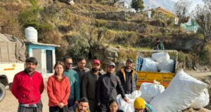 देवरिया ताल ट्रेक पर हैंक्स इंडिया कम्पनी ने चलाया स्वच्छता अभियान, 3कुन्तल प्लास्टिक किया एकत्र
