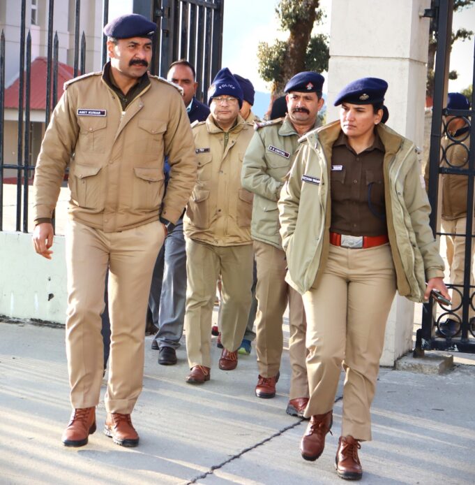 गैरसैण में संभावित बजट सत्र को लेकर पुलिस अधीक्षक ने किया निरीक्षण