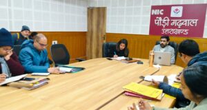 वोटर चौपाल आयोजित कर लोगों को मतदान के लिए करें जागरूक: जिला निर्वाचन अधिकारी