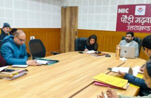 वोटर चौपाल आयोजित कर लोगों को मतदान के लिए करें जागरूक: जिला निर्वाचन अधिकारी