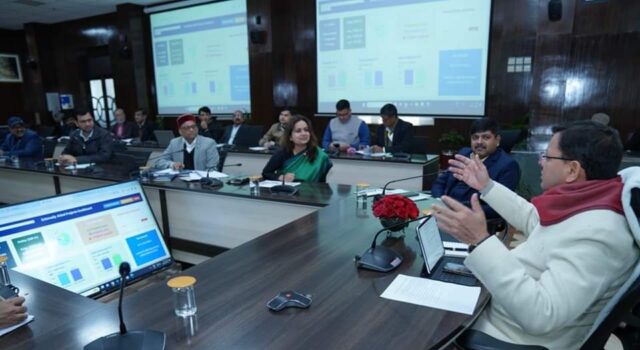 मुख्यमंत्री पुष्कर सिंह धामी ने सचिवालय में वाह्य सहायतित परियोजनाओं की समीक्षा की