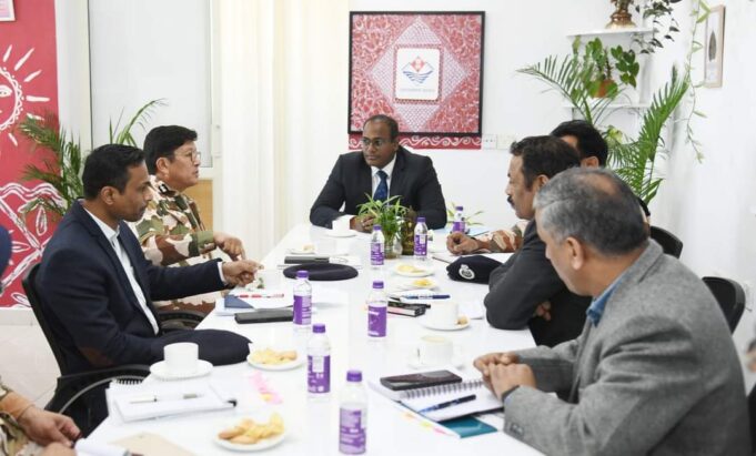 स्वतंत्र निष्पक्ष एवमं पारदर्शी चुनाव तैयारियों को लेकर मुख्य निर्वाचन अधिकारी ने ली बैठक, दिए आवश्यक निर्देश