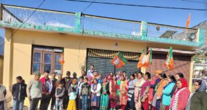 भाजपा कार्यकर्ताओ ने बसंत विहार बूथ पर फिर एक बार मोदी सरकार का लिया संकल्प