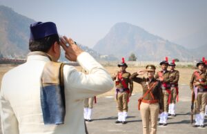 जनपद चमोली में पहली बार पुलिस की महिला जवानों ने सीएम को दिया गार्ड ऑफ ऑनर