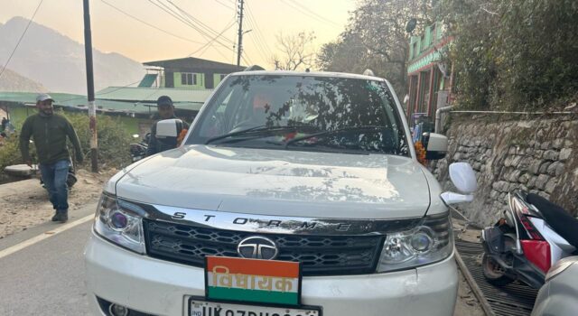 राजनीतिक हलचल: तो यहां है बद्रीनाथ विधायक !