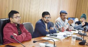 कम मतदान प्रतिशत वाले बूथों पर चलाए विशेष जागरूकता अभियान-डीईओ।