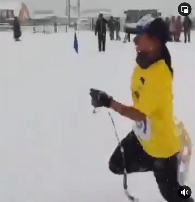 सोने का तमगा!– सोनमर्ग (कश्मीर) में चौड (देवाल) की सरोजनी कोटेडी नें स्नो शू में जीता पहला स्वर्ण.