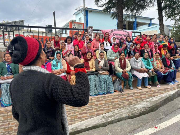 5 सूत्रीय मांगों को लेकर आंगनबाड़ी कार्यकत्रियों का अनिश्चितकालीन धरना जारी