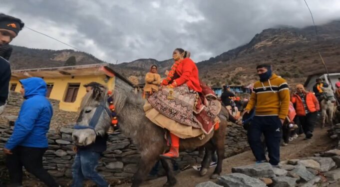 यहां डोली के बजाय घोड़े में क्यों विदा होती है दुल्हन