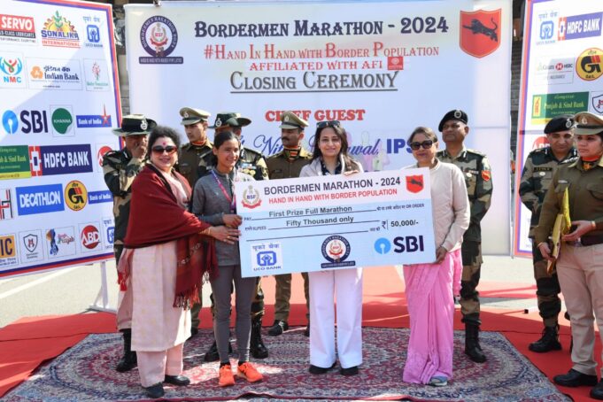 भागीरथी बिष्ट ने 42 किलोमीटर दौड़ में प्रथम स्थान प्राप्त कर बढ़ाया जनपद का नाम