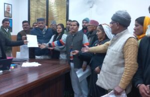 बण्ड – नागपुर पट्टी के विष्णुगाड परियोजना प्रभावितों ने कम्पनी पर वादा ख़िलापी का लगाया आरोप, आंदोलन की दी चेतावनी