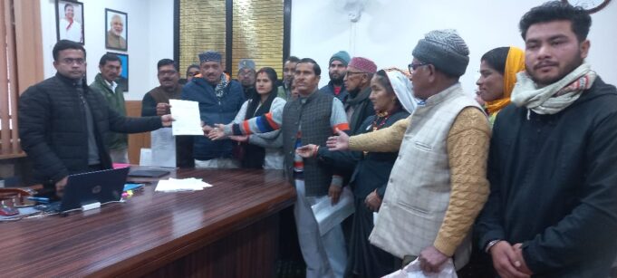 बण्ड – नागपुर पट्टी के विष्णुगाड परियोजना प्रभावितों ने कम्पनी पर वादा ख़िलापी का लगाया आरोप, आंदोलन की दी चेतावनी