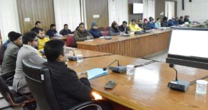 जिलाधिकारी ने ग्राम्य विकास विभाग के अंतर्गत संचालित योजनाओं ली समीक्षा बैठक