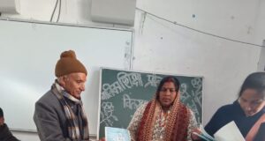 प्रतिभाशाली छात्रों को वितरित की गयी एफडी की धनराशि