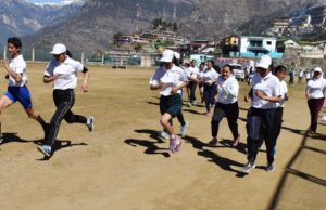 मैराथन दौड़ आयोजित कर मतदान के प्रति किया जागरूक।