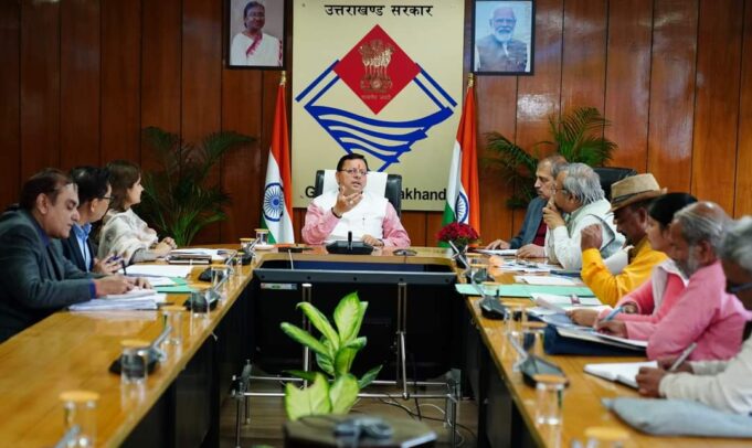 मुख्यमंत्री की अध्यक्षता में सचिवालय में ग्राम्य विकास एवं पलायन निवारण आयोग की 7वीं बैठक आयोजित की