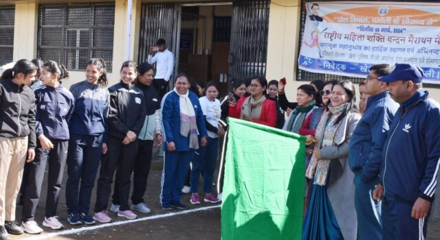 राष्ट्रीय महिला शक्ति वंदन के तहत चमोली में आयोजित हुई महिला मैराथऩ