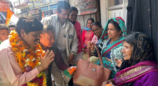 गणेश गोदियाल ने किया रोड शो उत्साह में दिखे कोंग्रेसी
