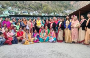 38 वर्षों से विद्या भारती में सेवाएं दे रहे प्रधानाचार्य के सेवानिवृत्ति पर दी भावभीनी विदाई