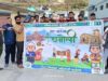 दिव्यांग एवं बुजुर्ग मतदाताओं को दी सक्षम एप की जानकारी।