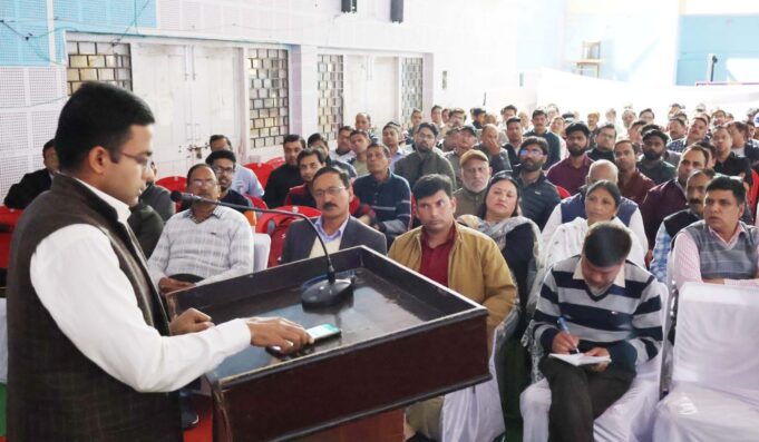 होम वोटिंग के साथ चमोली में लोकतंत्र के महापर्व का 08 अप्रैल को होगा आगाज।