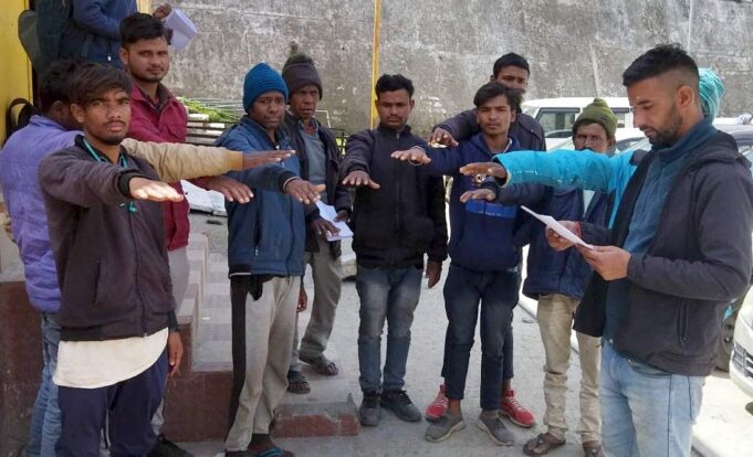 कफलोड़ी के ग्रामीणों ने स्वीप टीम को दिया शत प्रतिशत मतदान का आश्वासन