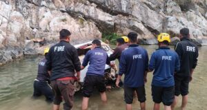 कार दुर्घटनाग्रना में चार लोगों की मौत।