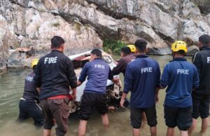 कार दुर्घटनाग्रना में चार लोगों की मौत।