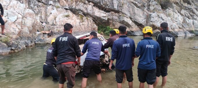 कार दुर्घटनाग्रना में चार लोगों की मौत।