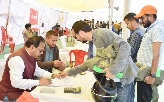 पारदर्शी एवं निष्पक्ष चुनाव के लिए चमोली में 303 बूथों पर होगी वेबकास्टिंग।