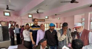 हंस फाउंडेशन आयोजित किया नेत्र शिविर, 125 लोगों को मिला लाभ