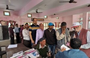 हंस फाउंडेशन आयोजित किया नेत्र शिविर, 125 लोगों को मिला लाभ