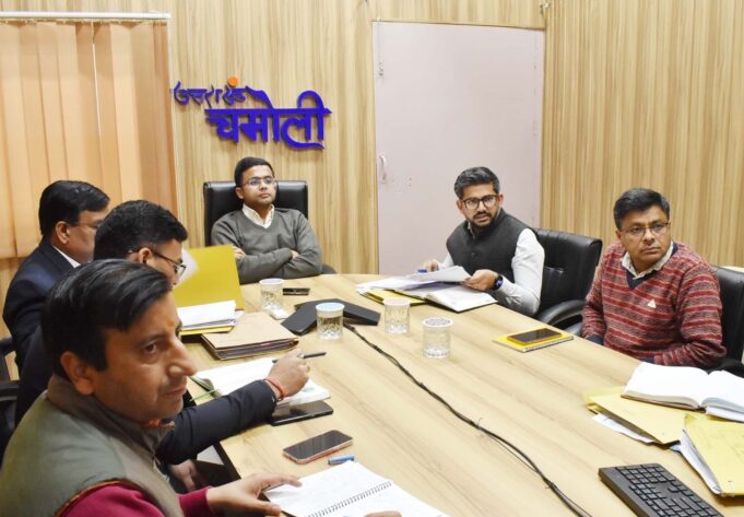 जनपद में आगामी 08 अप्रैल को होगी होम वोटिंग।