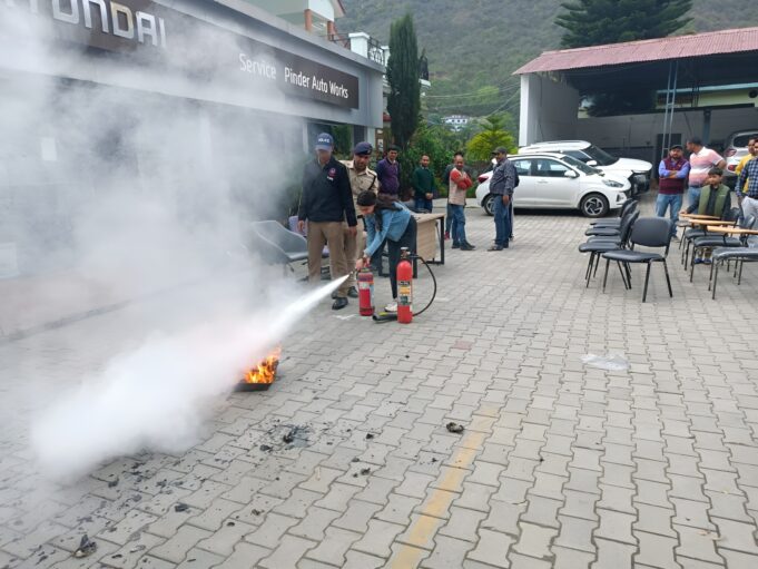 अग्निशमन गोपेश्वर ने आग से बचाव के लिए चलाया जागरूकता अभियान