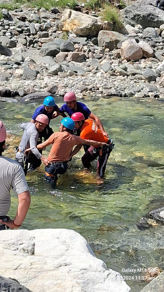 डीडीआरएफ दल ने पूरा किया पर्वतारोहण का विशेष प्रशिक्षण।