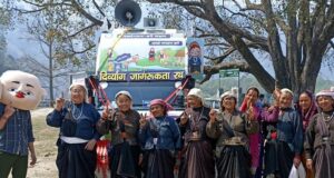 चमोली के मतदाता बूथों पर आयोजित हुई जागरूकता रैली और चौपाल