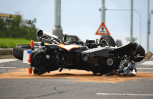 बल्लीवाला फ्लाईओवर पर हादसे में दो युवकों की मौत