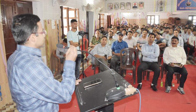 लोकसभा चुनाव की मतगणना के लिए कार्मिकों को दिया प्रशिक्षण्, 04 जून को होगी मतगणना।