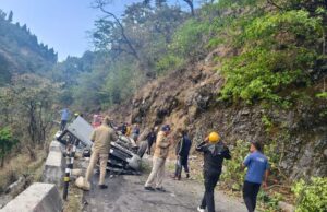 मसूरी घूमने गए एक युवती समेत पांच छात्रों की सड़क दुर्घटना में दर्दनाक मौत