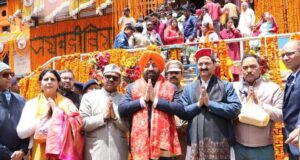 बद्रीविशाल मन्दिर के कपाट खुलने के अवसर पर राज्यपाल उत्तराखण्ड पहुचे बद्रीनाथ, पूजा अर्चना के साथ पुनर्निर्माण कार्यो का लिया जायजा