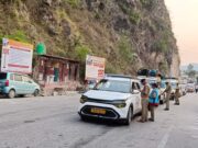 बिना पंजीकरण यात्रा कर रहे यात्री वाहनों के केदारनाथ धाम जाने वाले मार्ग पर एंट्री रहेगी बन्द