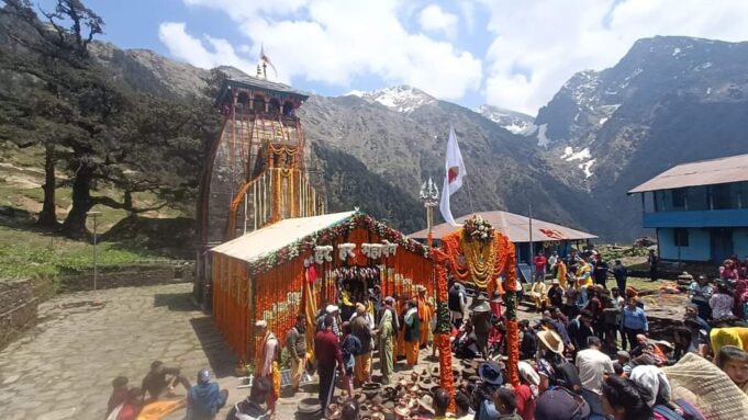 द्वितीय केदार भगवान मध्यमहेश्वर मन्दिर के खुले कपाट