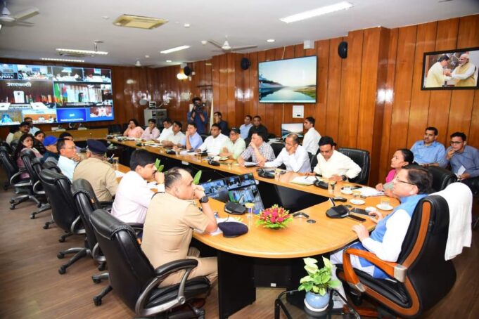 चारधाम यात्रा पर स्थित तीर्थाटन और पर्यटन स्थलों पर मूलभूत आवश्यक्ताओं के भेजें प्रस्ताव: धामी