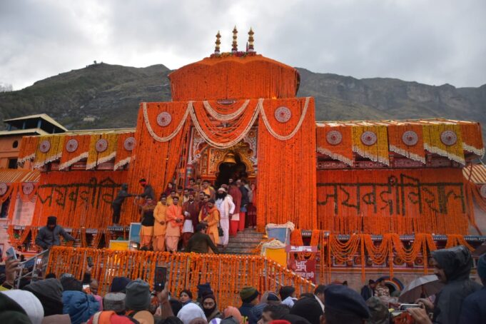 भू-बैकुंठ बदरीनाथ धाम के खुले कपाट। हजारों श्रद्धालु बने पावन अवसर के साक्षी