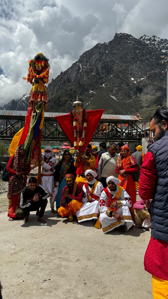 रावल देवता की देवरा यात्रा बद्रीनाथ धाम से पहुँची चमोली सैम डुंगरा गांव