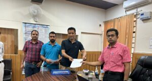 गोपेश्वर नगर होते हुए संचालित हो चारधाम यात्रा, व्यापार संघ ने जिलाधिकारी के सामने रखी मांग