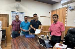 गोपेश्वर नगर होते हुए संचालित हो चारधाम यात्रा, व्यापार संघ ने जिलाधिकारी के सामने रखी मांग