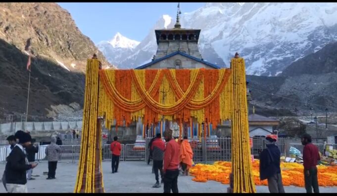बाबा केदार की पंच मुखी डोली केदार के लिए रवाना, कल खुलेंगे मन्दिर के कपाट